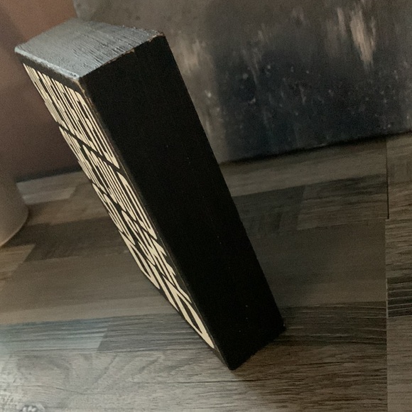 Desk decor - Picture 2 of 4